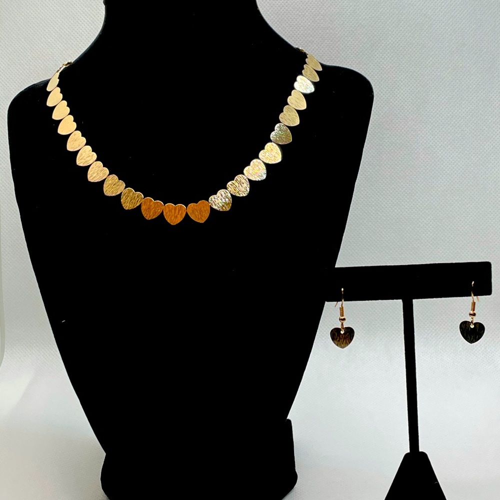 Gold heart necklace with earrings